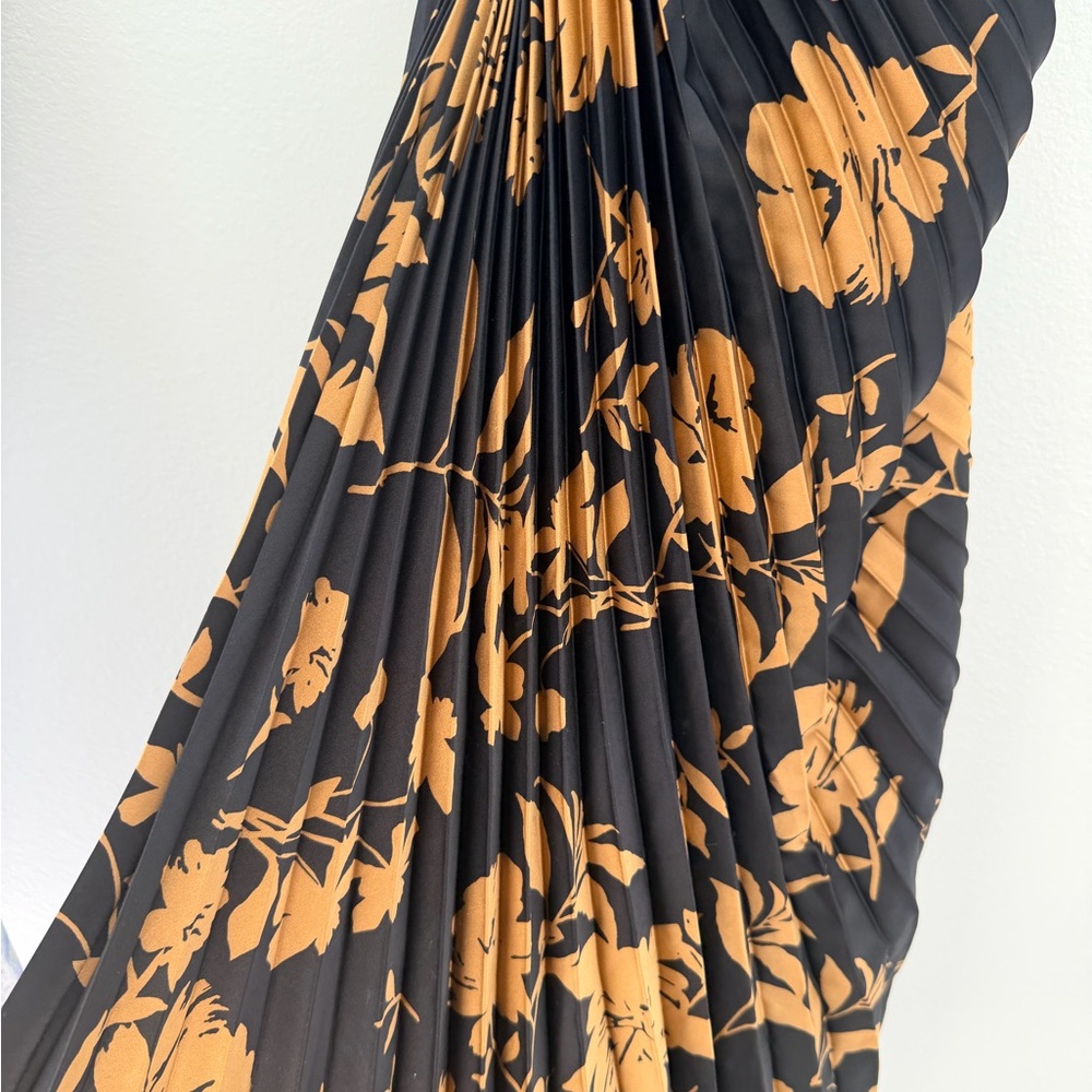 Vici Black One-Shoulder Dress with Gold Floral Motif XS - Picture 10 of 10
